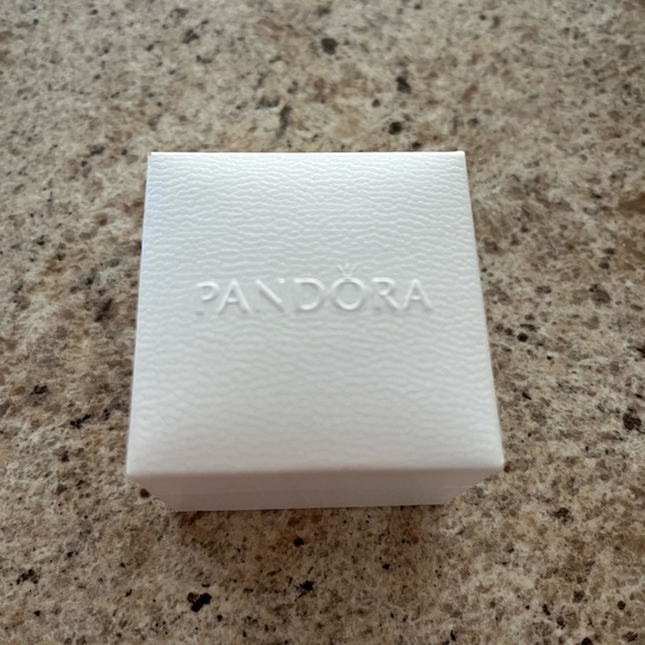 PANDORA Letter B Charm - Picture 7 of 7